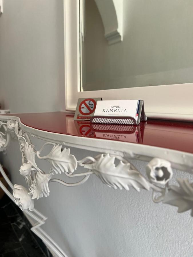 Kamelia Hotel Szpécesz Kültér fotó
